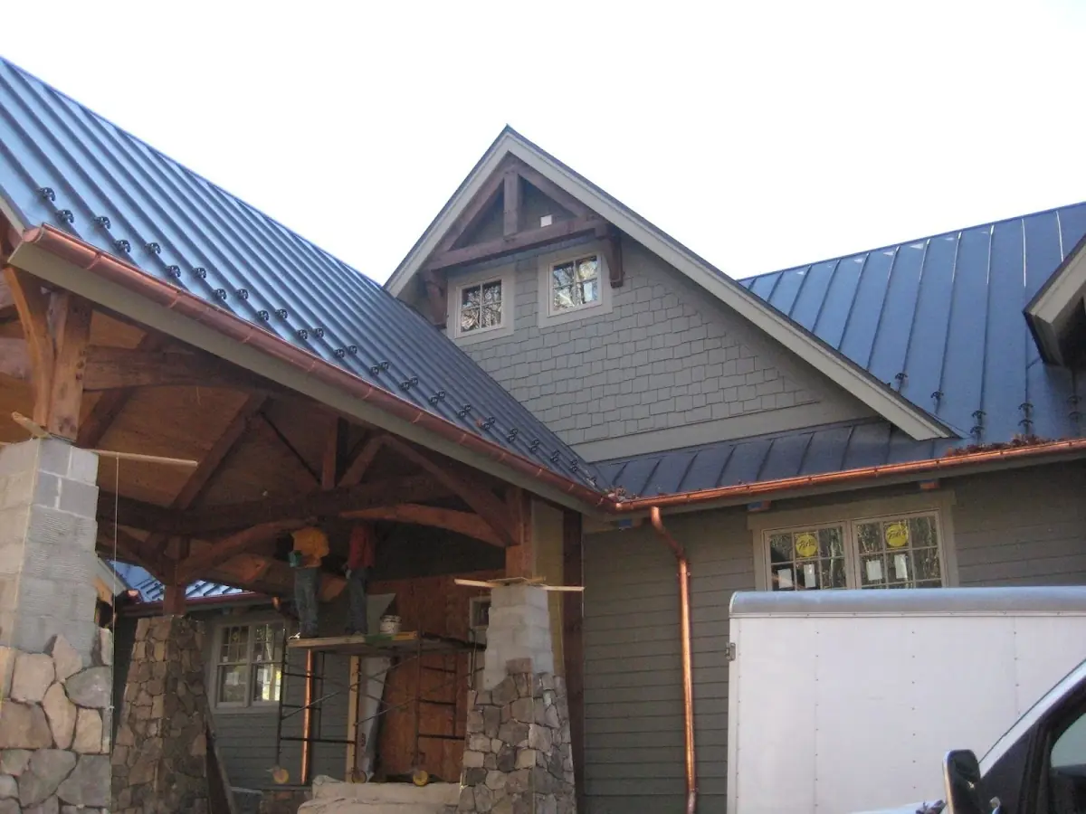 Craftsman Roofing team delivering quality roofing work in Strathmore Woods